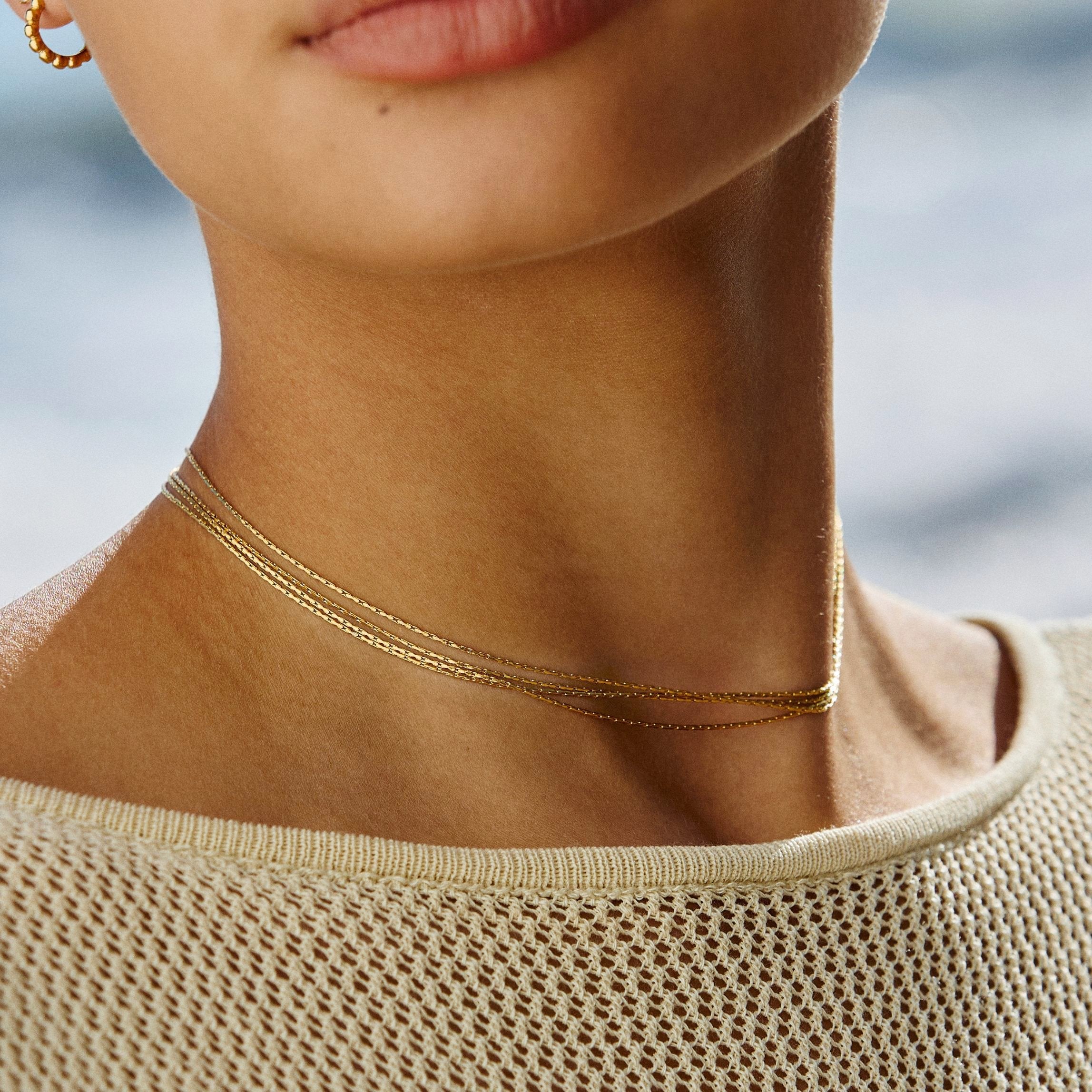 Dainty choker with layers